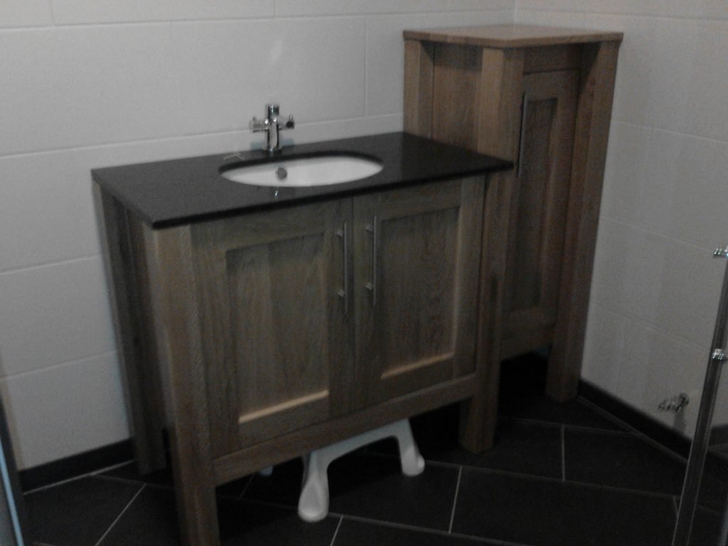 Badkamer wastafel en kastje